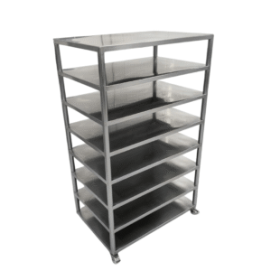 Fabricado en acero inoxidable AISI 304, resistente a la corrosión y de fácil limpieza. Cuenta con una estructura sólida, múltiples niveles y ruedas giratorias que permiten un traslado seguro y eficiente. Uso: panaderías, pastelerías, cocinas industriales, hoteles y servicios de catering.