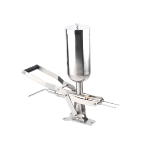 • Relleno de 20 kg/día. • Rellena churros de 15 – 30 cm. • Manija de uso manual. • Dimensiones de equipo 53*15* 58 cm. • Peso: 8.6 kg • Estructura de acero Inoxidable.