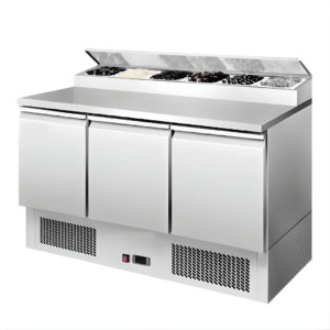 • Mesa Refrigerada Ensaladera modelo GTRSL-375 • Temperatura de trabajo de -2ºC a 8ºC. • Fabricación completamente en acero inoxidable. • Aislación por inyección de polipropileno de alta densidad. • Sistema ajustable de temperatura interior por termostato digital. • Termómetro digital incorporado. • Puertas abatibles de acero. • Parrillas regulables. • Fácil limpieza. • Capacidad (Lts) 380 • Dimensiones (mm): 900x700x1040 • Potencia (w): 745 • Peso Neto (Kg): 68 • Peso Bruto (Kg): 78